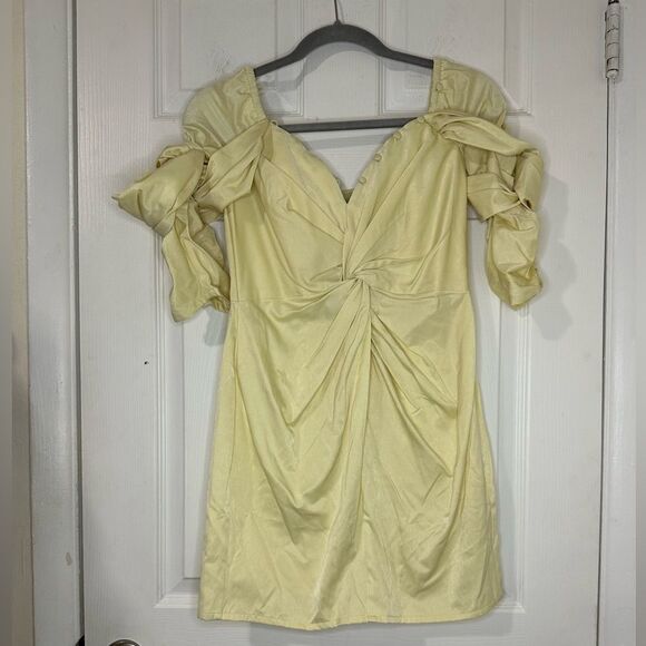 ASOS DESIGN off shoulder twist with button detail Yellow Mini Dress Size 6 - Picture 2 of 5